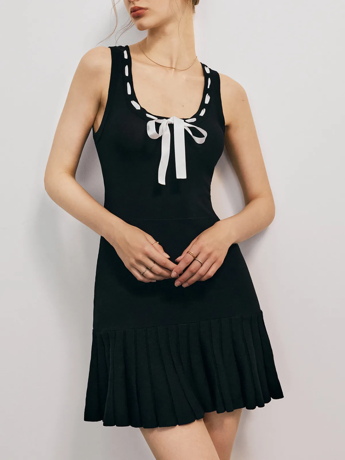 Clearance Bow Decor Pleated Short Dress Black Dresses|Sweater Dresses