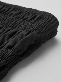 Best Contrast Strapless Pleated Short Dress Black Dresses|Casual Dresses