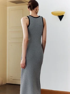 Clearance Contrast Trim Stripe Knit Dress Black Dresses|Sweater Dresses
