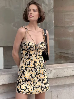 Online Daisy Printed Floral Short Dress Black Dresses|Floral Dresses