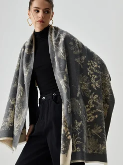 Clearance Double Face Jacquard Tassel Scarf Accessories