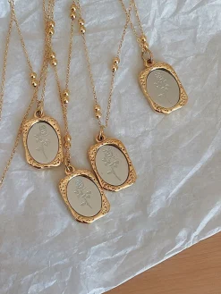 Embossed Rose Square Pendant Necklace Necklaces|Accessories