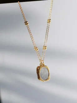 Embossed Rose Square Pendant Necklace Necklaces|Accessories