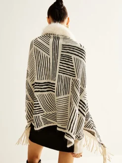 Clearance Geometric Striped Tassel Knit Minky Shawl Outerwear|Outerwear