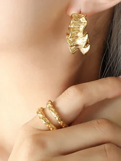 Online Pleated Wave Textured Hoop Earrings Earrings|Accessories