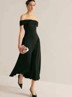 Hot Straight Neck Pleated Dress Black Dresses|Casual Dresses