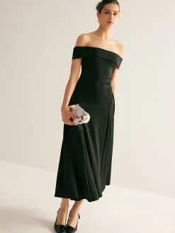 Hot Straight Neck Pleated Dress Black Dresses|Casual Dresses