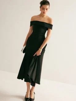 Hot Straight Neck Pleated Dress Black Dresses|Casual Dresses