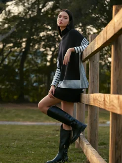 New Two-Tone Pinstripe Split Knit Top Knitwear|Tops