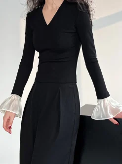 V-Neck Contrast Ruffle-Cuff Blouse Blouses & Shirts|Tops
