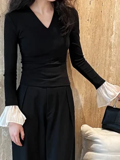 V-Neck Contrast Ruffle-Cuff Blouse Blouses & Shirts|Tops