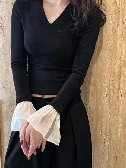 V-Neck Contrast Ruffle-Cuff Blouse Blouses & Shirts|Tops