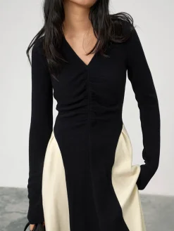 V-Neck Panel Pleated Long Dress Black Dresses|Cocktail & Party Dresses